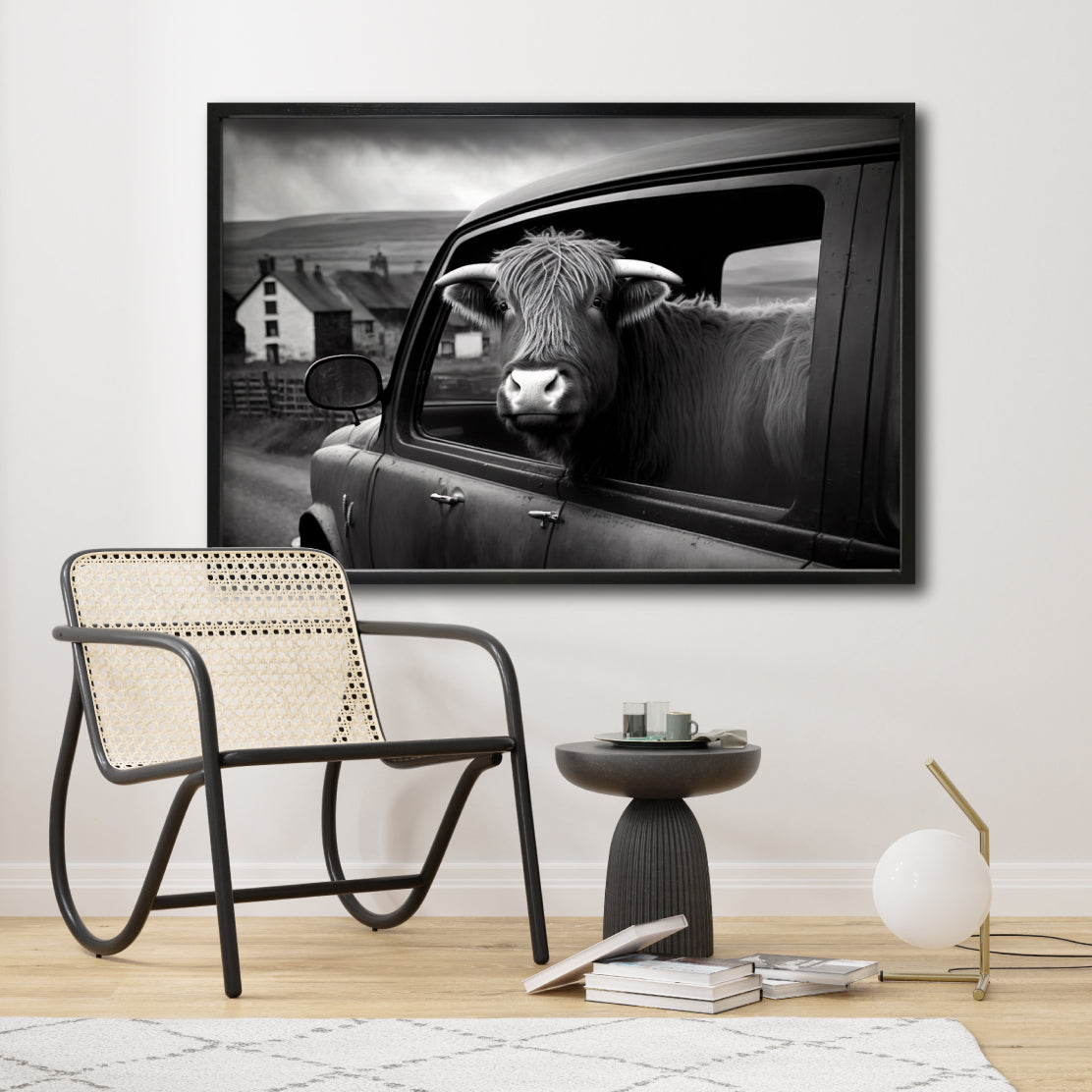 Compra cuadros decorativos Canvas Animals Car window  para tu recámara. Animales Clásicos, moderno, Blanco y Negro. Vaca de las altas tierras