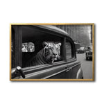 Cargar imagen en el visor de la galería, Cuadro Decorativo Animals Car Window 010
