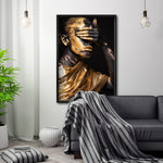 Cargar imagen en el visor de la galería, Cuadro Decorativo Black Woman 018 - Mujer Negra Africana con Dorado
