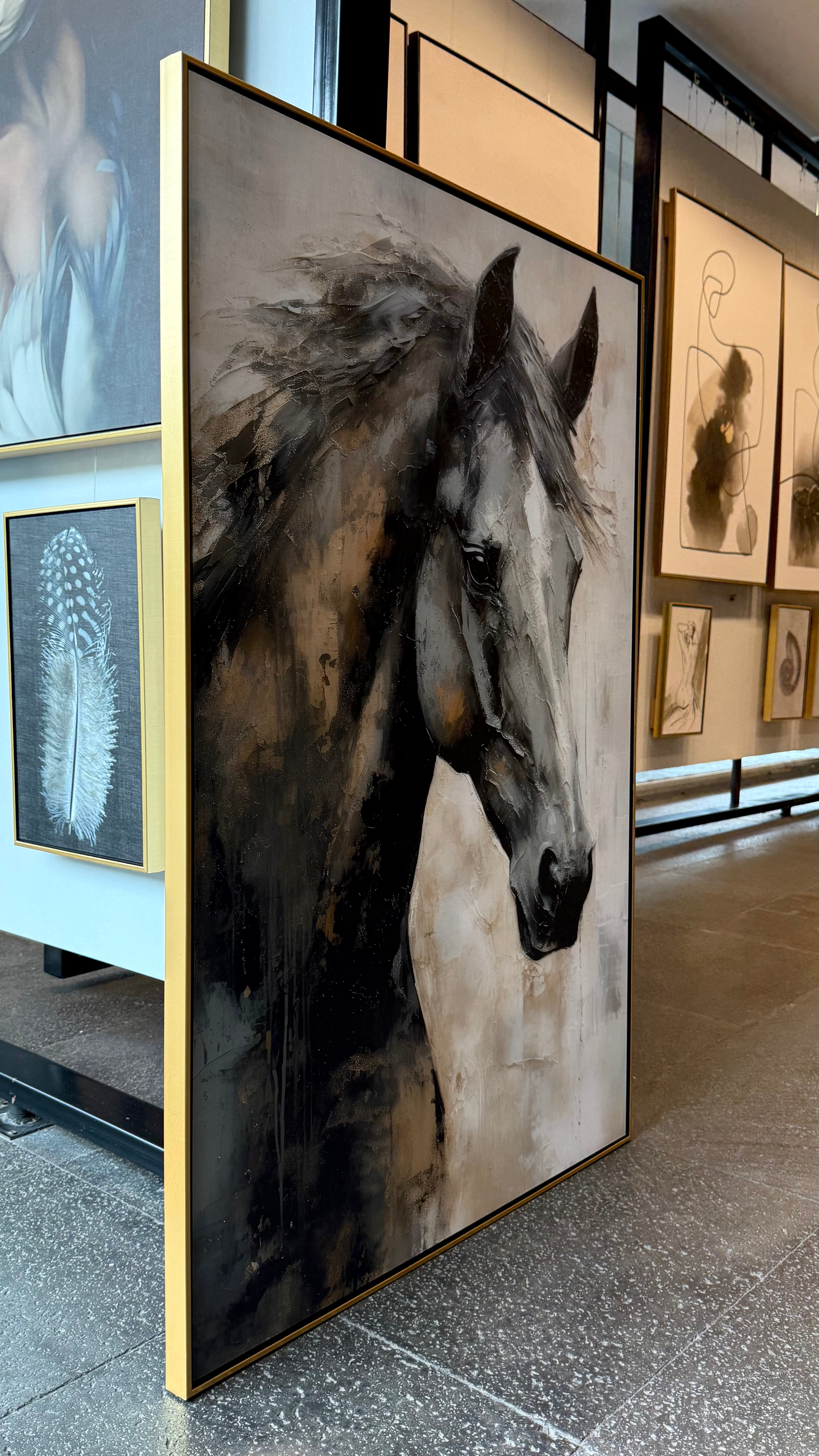 Cuadro Decorativo Abstracto Negro Arena 2 - 207 Caballo Estilo Nordico Arte Moderno en Tonos Neutros, Beige, Terracota, Negro y Gris