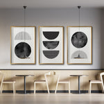 Cargar imagen en el visor de la galería, Set 3 Cuadros Decorativos Abstracto Negro Arena 045 - Arte Geométrico Círculos en Negro Estilo Boho Minimalista
