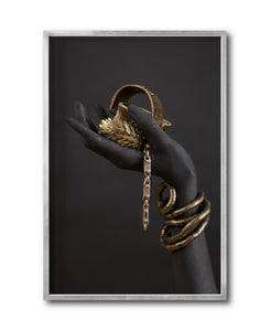 Cuadro Decorativo Black Woman 048 - Manos de Mujer Negra Africana con Joyas Doradas