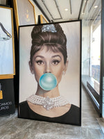 Cargar imagen en el visor de la galería, Cuadro Decorativo Bubble Gum 002 Audrey Hepburn
