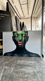 Cargar imagen en el visor de la galería, Cuadro Decorativo Black Woman 022 - Mujer Negra Africana con Pintura Verde en el Rostro
