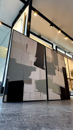 Cargar imagen en el visor de la galería, Set 2 Cuadros Decorativos Abstracto Negro Arena 075 - Diptico Moderno y Elegante Arte Minimalista Estilo Nordico en Tonos Neutros
