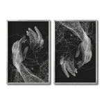 Cargar imagen en el visor de la galería, Cuadro Decorativo Roots 002 - Manos Abstractas Blanco y Negro
